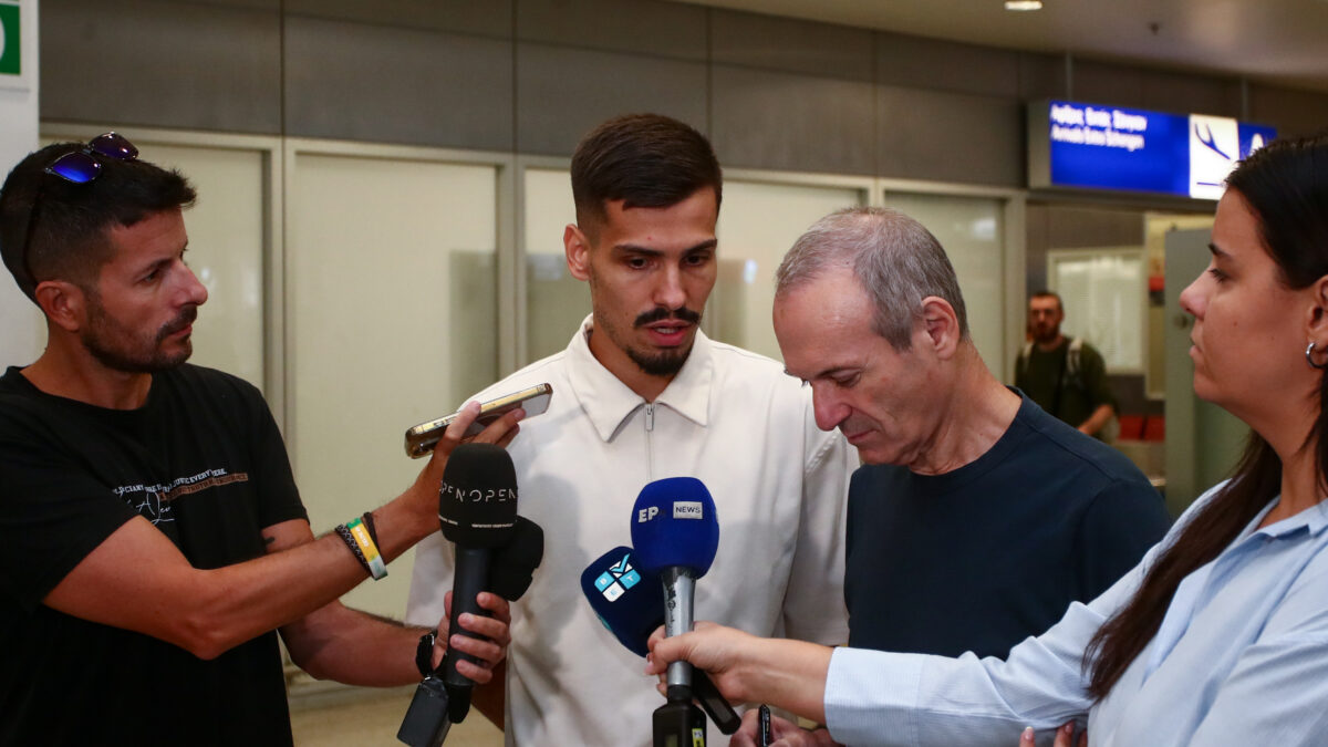 Ο Μπάντοβιτς στην άφιξή του στην Αθήνα (ΘΑΝΑΣΗΣ ΔΗΜΟΠΟΥΛΟΣ