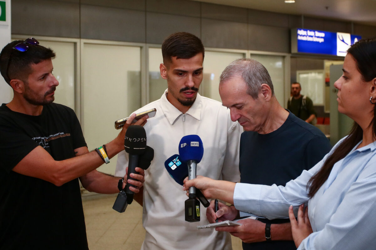 Ο Μπάντοβιτς στην άφιξή του στην Αθήνα (ΘΑΝΑΣΗΣ ΔΗΜΟΠΟΥΛΟΣ