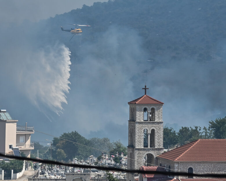 Καιρός: Μειώνονται οι δυνατοί άνεμοι στη δυτική Ελλάδα – Στους 36 βαθμούς Κελσίου η θερμοκρασία