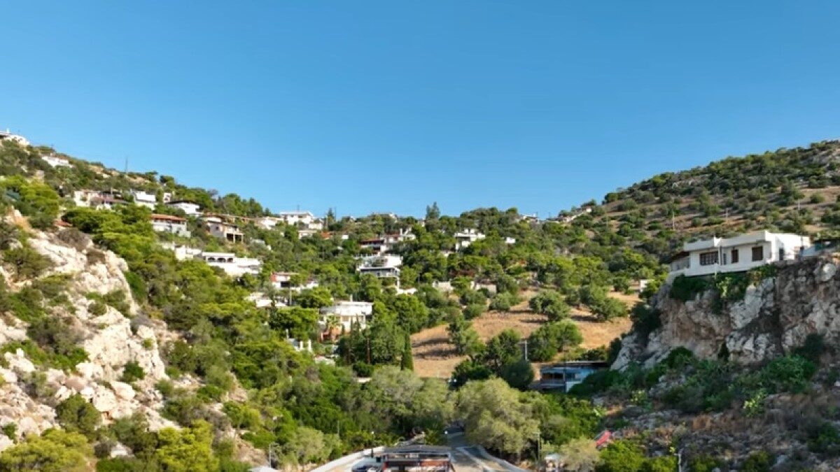 παραλία χαρουπιάς