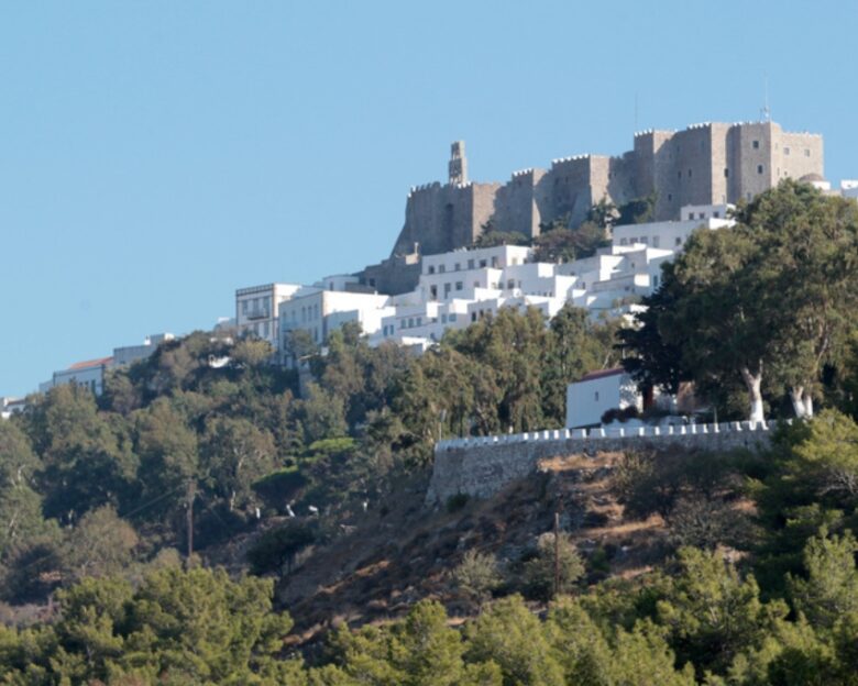 Πάτμος: Παρέμβαση εισαγγελέα για τα λύματα – Κλιμάκιο της ΕΥΔΑΠ στο νησί για την αντιμετώπιση του προβλήματος
