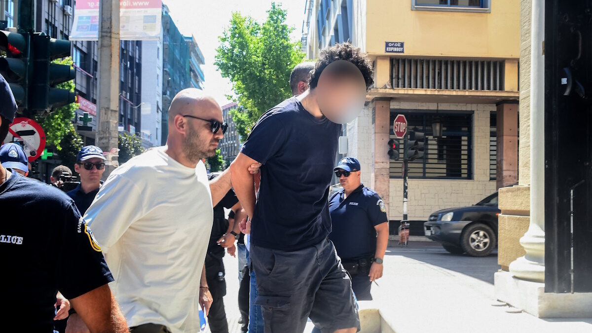 Ο 25χρονος στα δικαστήρια