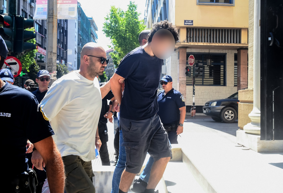 Ο 25χρονος στα δικαστήρια