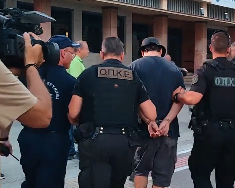 Πάτρα: «Μπράβο λεβέντη μου» φώναζαν στον 25χρονο που κατηγορείται για τη φωτιά στην περιοχή του γηροκομείου