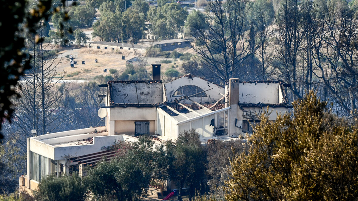 Καμένα σπίτια στην Πάτρα