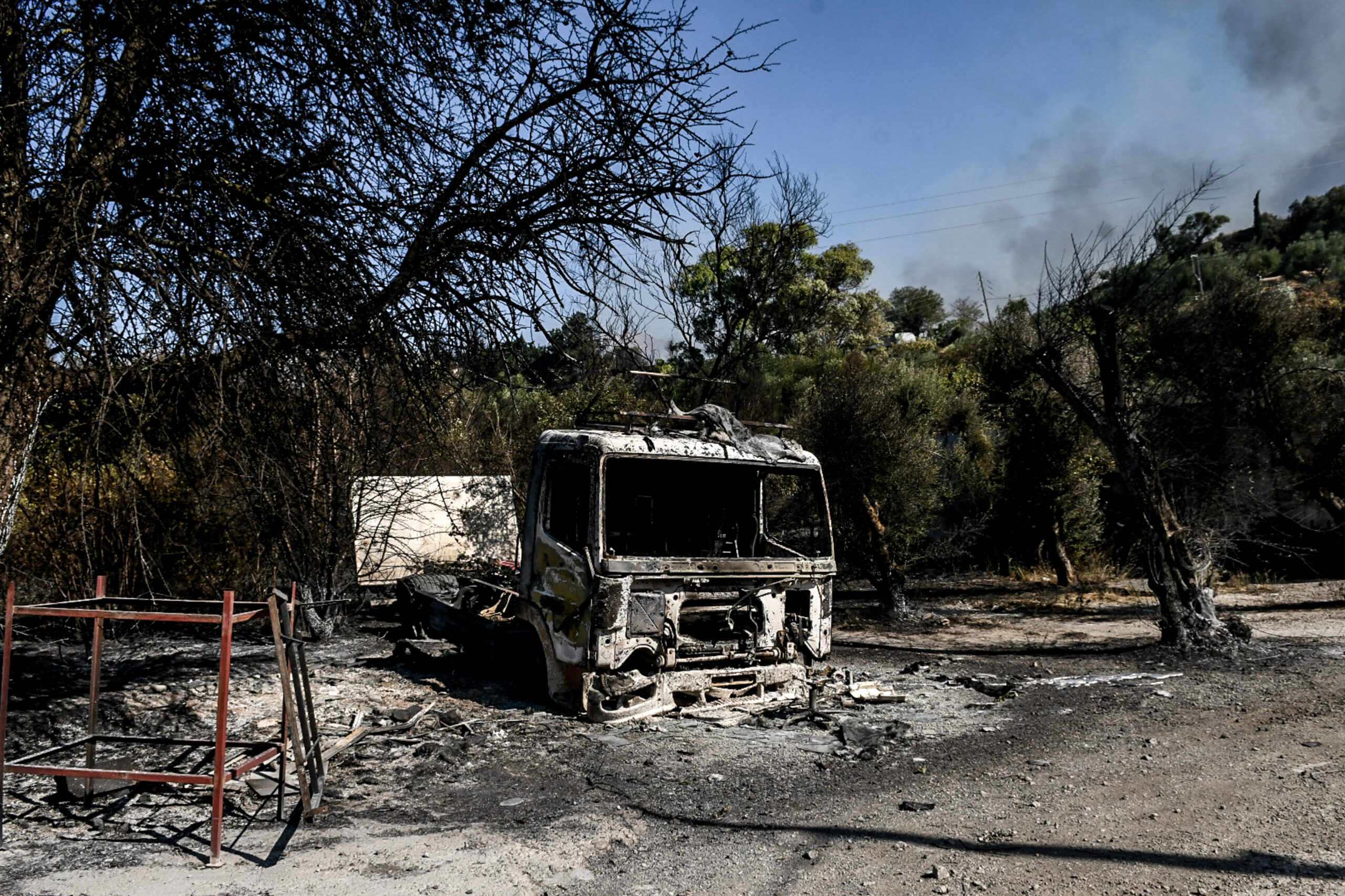 Καμένα αυτοκίνητα στην Πάτρα