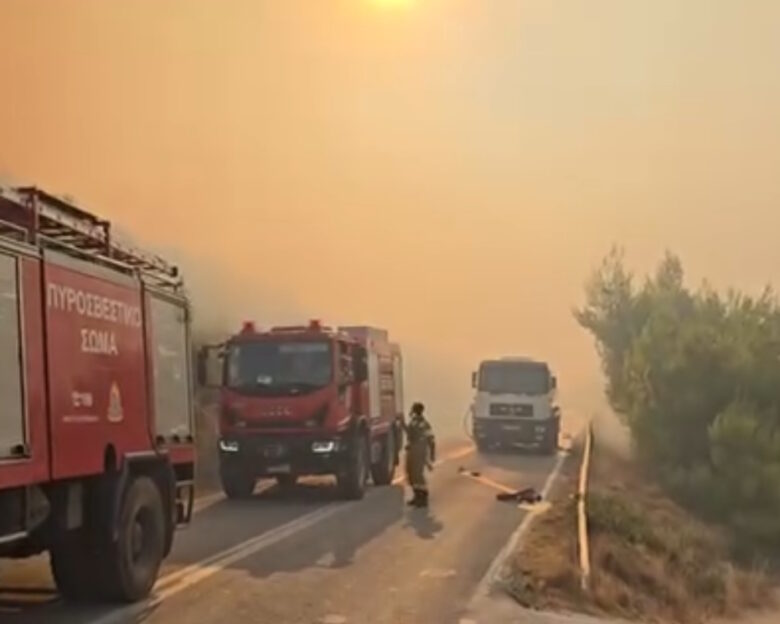 Φωτιά στην Ζάκυνθο: Μήνυμα του 112 για εκκένωση των περιοχών Κερί και Αγαλάς – «H φωτιά είναι δίπλα σε σπίτια»