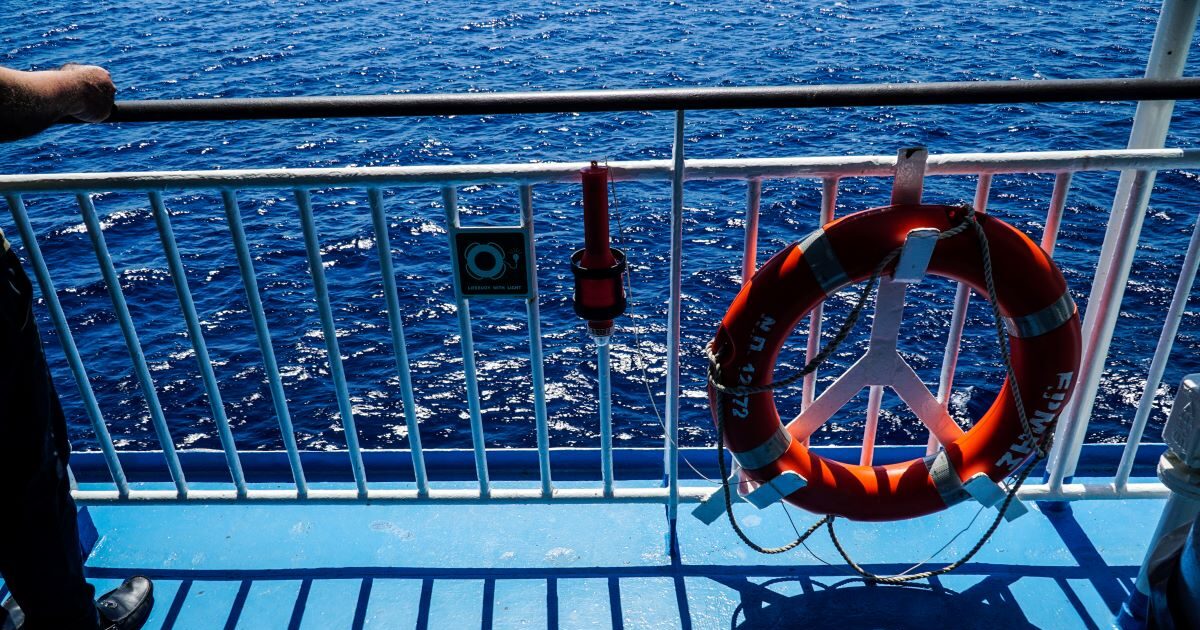 Alarm for a 36 -year -old who fell into the sea by a ship that made the Patras – Venice route