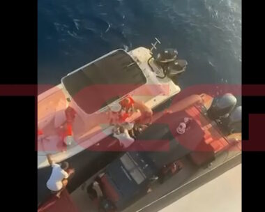 Εύβοια: Πλοίο κόλλησε σε ξέρα στα Νέα Στύρα – Με βάρκες απομακρύνουν τους επιβάτες