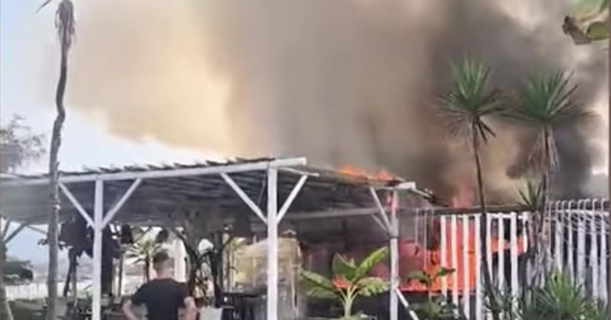 Preveza: Well -known beach bar burned completely – shocking video since it is wrapped in flames