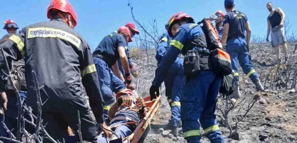 Επιχείρηση διάσωσης τραυματισμένου πυροσβέστη στο περιθώριο κατάσβεσης αναζωπυρώσεων στην Πάτρα