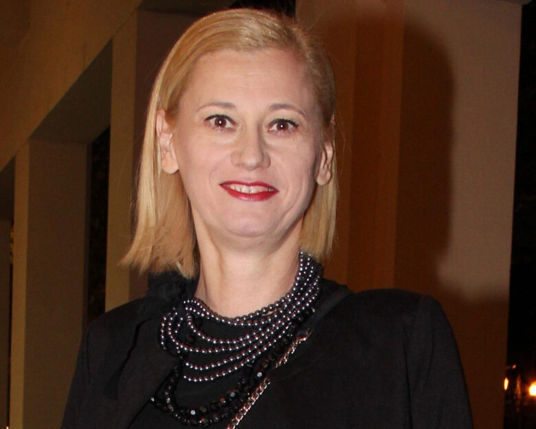 Η Ραχήλ Μακρή έψαχνε κοπέλα για τα δύο σπασμένα νύχια της – «Έζησα το απόλυτο κοινωνικό δράμα»