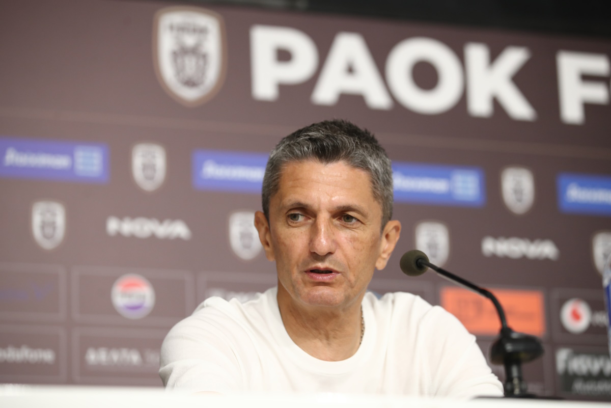 Ο προπονητής του ΠΑΟΚ, Ραζβάν Λουτσέσκου  (ΦΩΤΟ ΝΑΣΟΣ ΣΙΜΟΠΟΥΛΟΣ