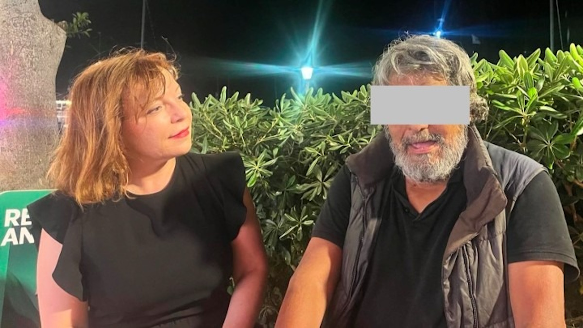 Ο άστεγος άνδρας που έριξαν σε συντριβάνι στη Ρόδο