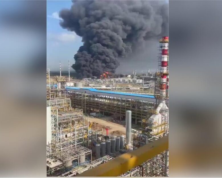 Ουκρανικά χτυπήματα σε ρωσικά διυλιστήρια πλήττουν την καρδιά της οικονομίας του Πούτιν