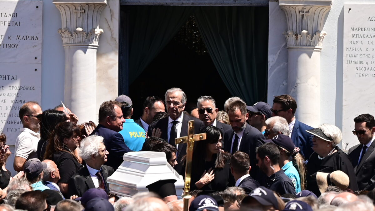 Ο Αντώνης Σαμαράς στην κηδεία της κόρης του