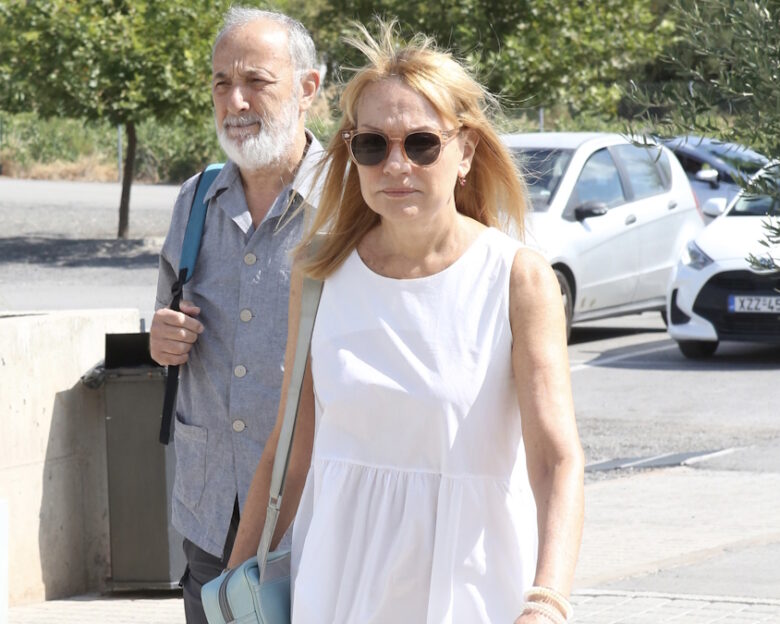 Σοφία Σεϊρλή: Συγκίνηση στο τελευταίο αντίο στο αποτεφρωτήριο Ριτσώνας – Στέλιος Μάινας, Γιώργος Καραμίχος ήταν εκεί