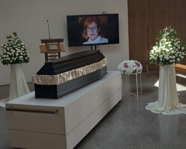 Στο Αποτεφρωτήριο Ριτσώνας ο τελευταίος αποχαιρετισμός στη Σοφία Σεϊρλή