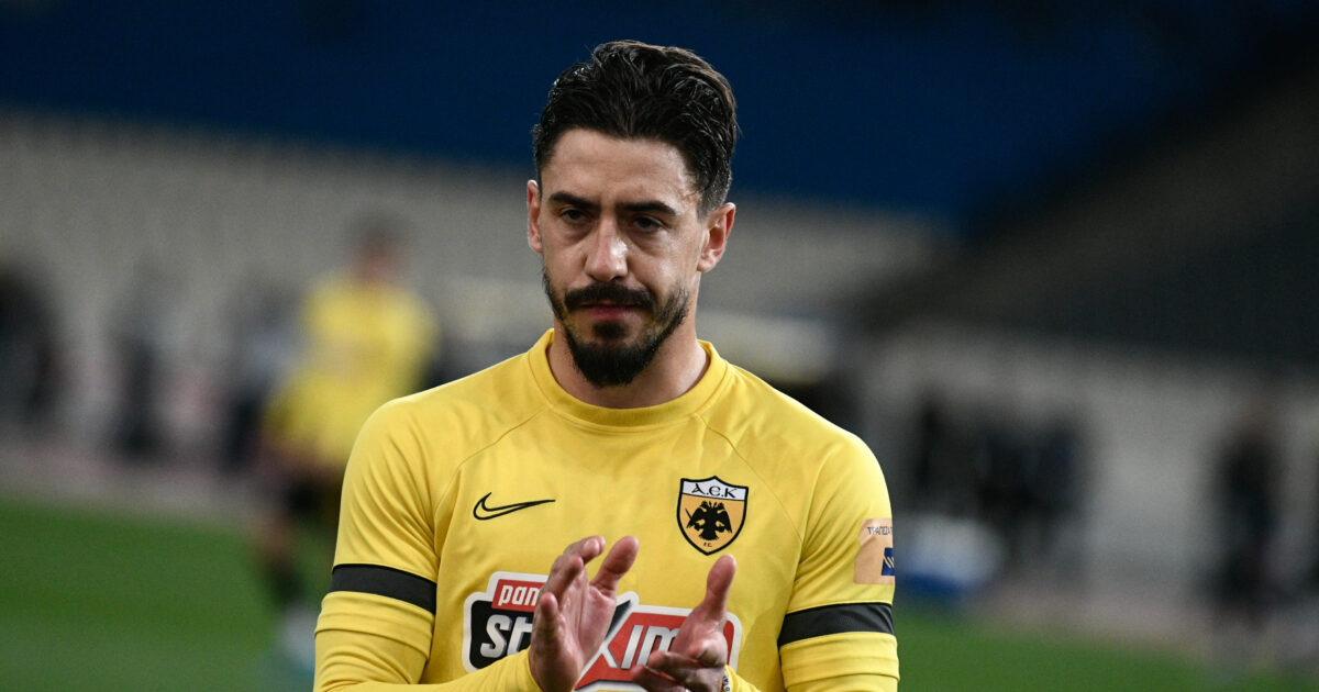 Andre Simoes stopped football