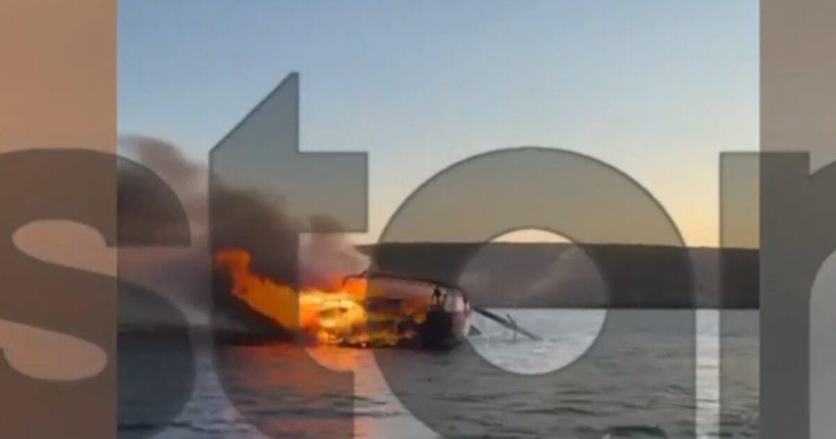 Rescue operation in a burning sailboat near Delos