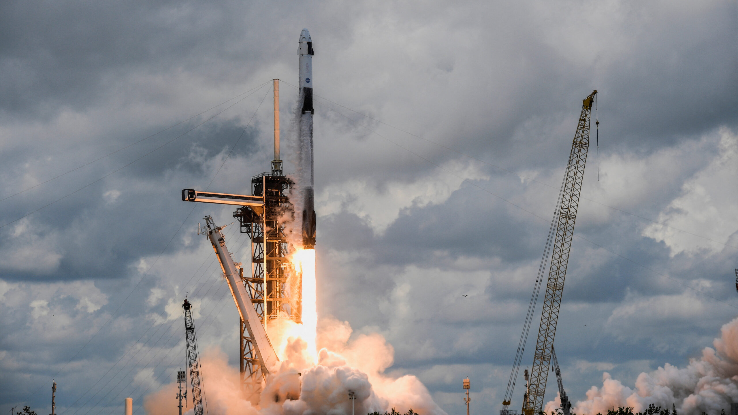 SPACEX rocket