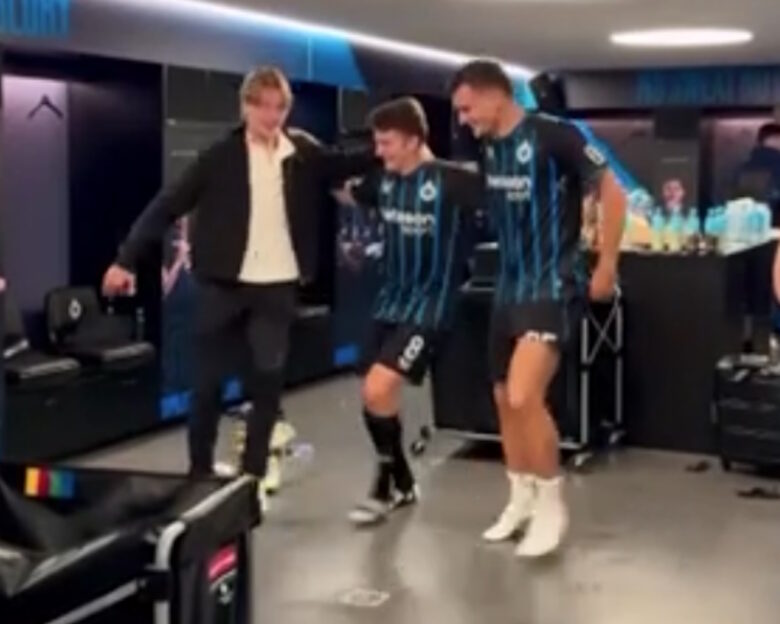 Champions League: Με συρτάκι ο Τζόλης γιόρτασε στα αποδυτήρια της Μπριζ τη μεγάλη πρόκριση