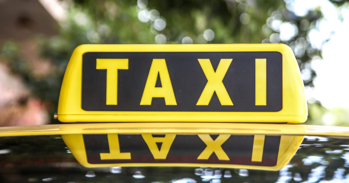 Handcuffs in Taxi Driver: Charge the Airport – Port Port as a plane ticket