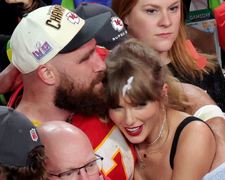 Taylor Swift: Η Google γιορτάζει με κομφετί τον αρραβώνα της με τον Τράβις Κέλσι