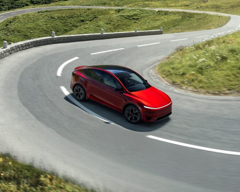 Tesla: Το Model Y Performance των 460 ίππων με 3,5 δευτ. επιτάχυνση