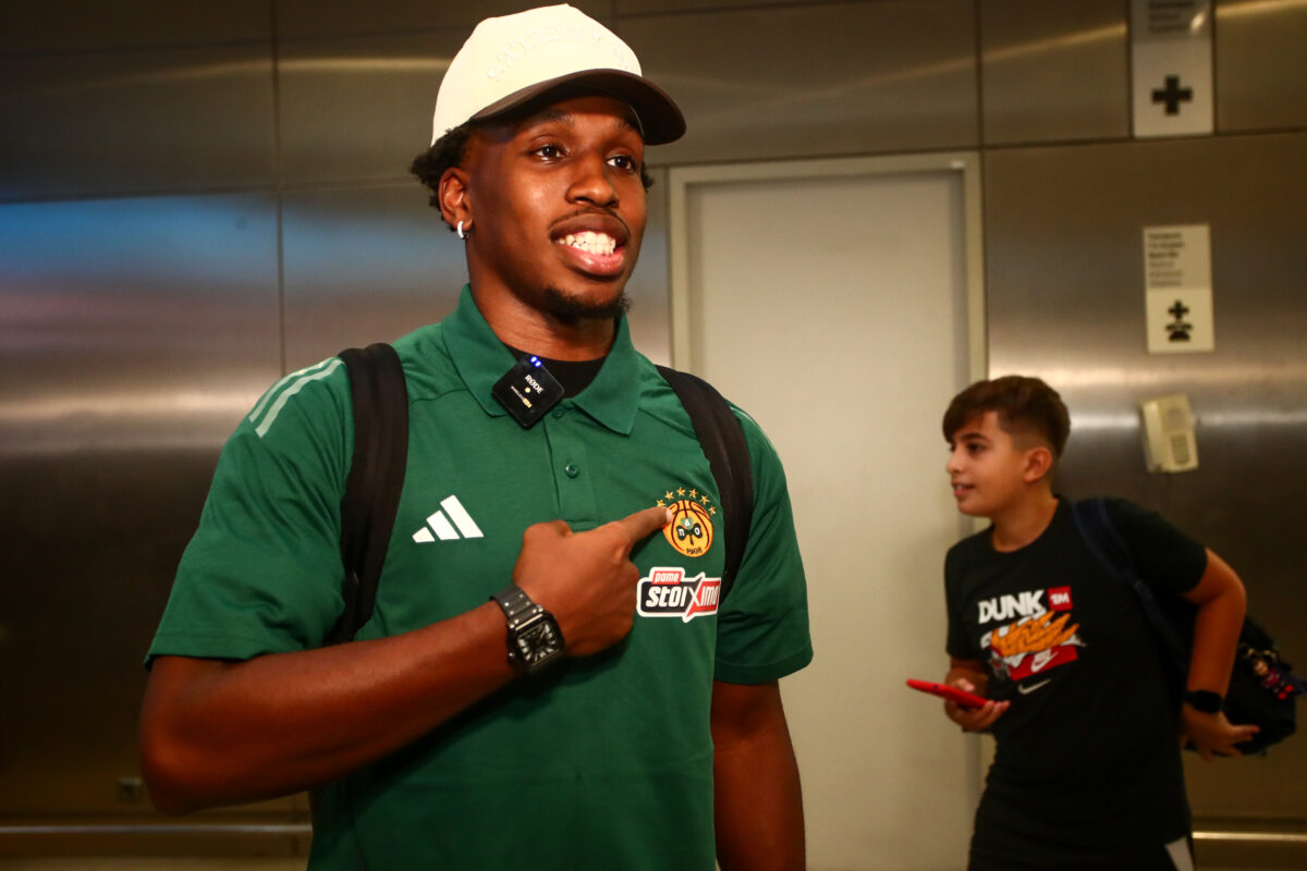 ARRIVAL OF WHAT SHORTS IN ATHENS FOR THE PANATHINAIKOS TEAM (THANASIS DIMOPOULOS