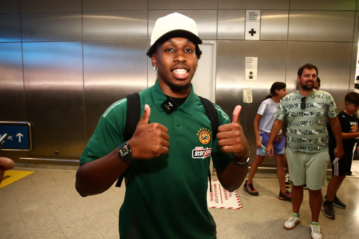 ARRIVAL OF WHAT SHORTS IN ATHENS FOR THE PANATHINAIKOS TEAM (THANASIS DIMOPOULOS