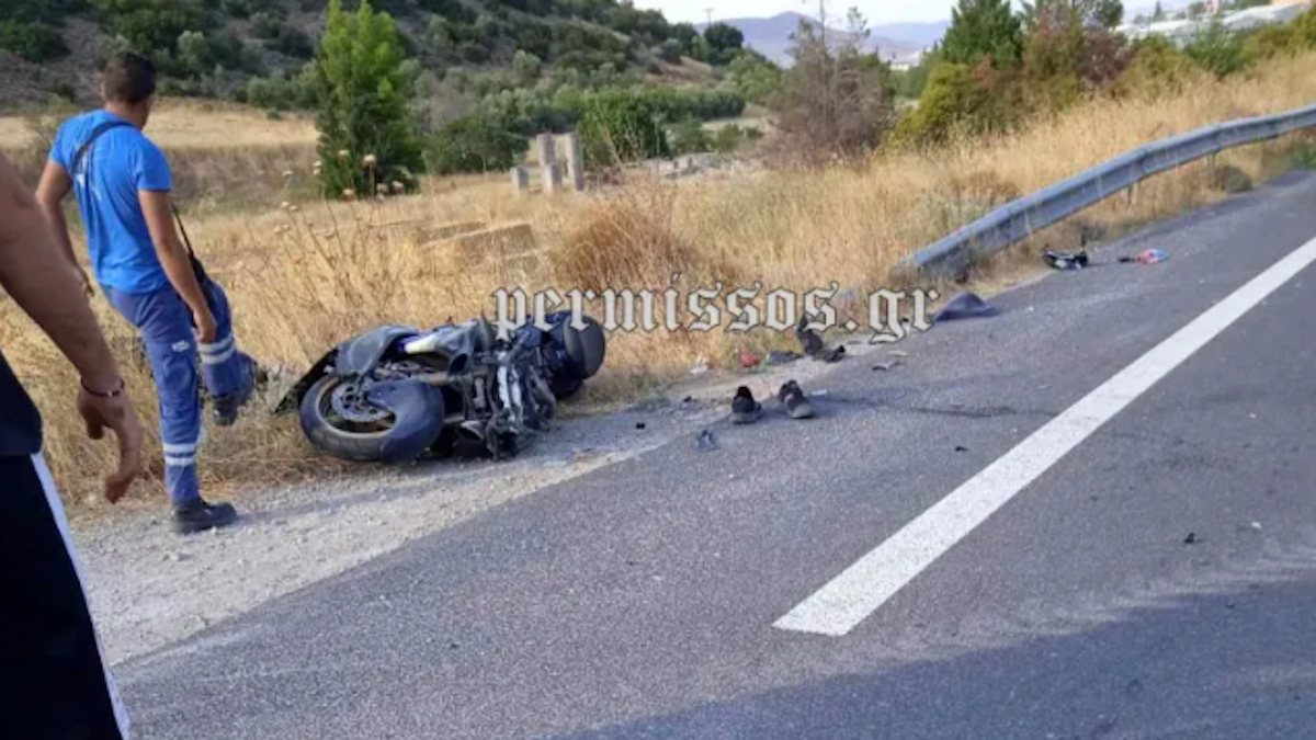 Η κατεστραμμένη μηχανή στο τροχαίο στην Βοιωτία