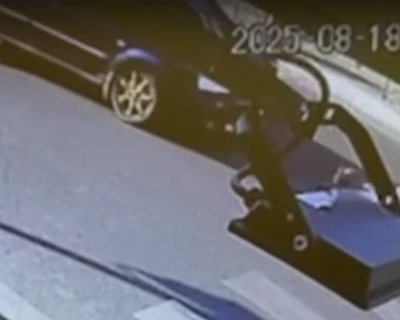Βίντεο από τροχαίο στα Χανιά στην περιοχή του Πλατανιά – Αυτοκίνητο «πέταξε» πεζό μέτρα μακριά