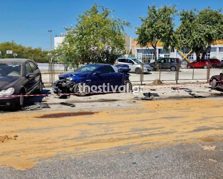 Τρελή πορεία αυτοκινήτου στη Θεσσαλονίκη: Οδηγός έπεσε πάνω σε 4 οχήματα και συνελήφθη