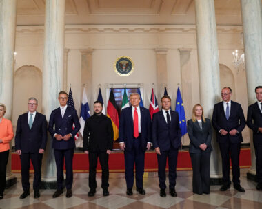 Τραμπ, Ζελένσκι, φον ντερ Λάιεν, Μακρόν, Στάρμερ, Στουμπ, Ρούτε, Μελόνι, Μερτς