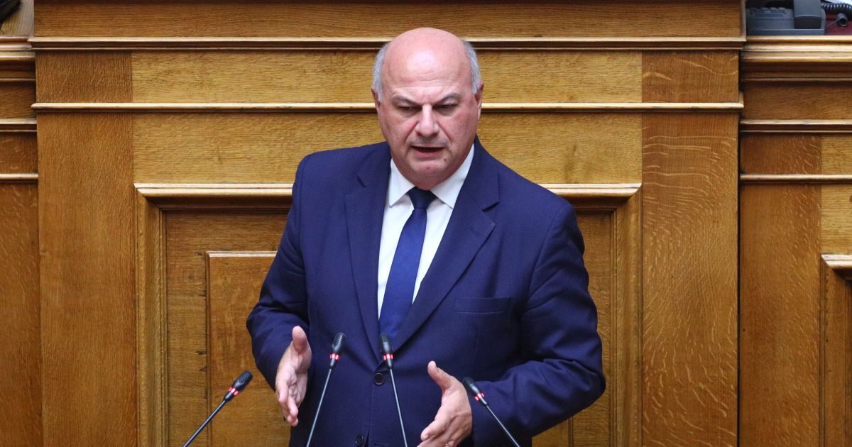 Κώστας Τσιάρας