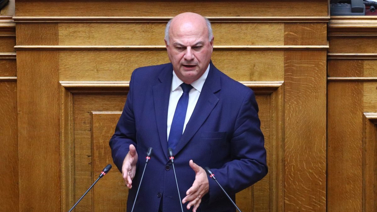 Κώστας Τσιάρας