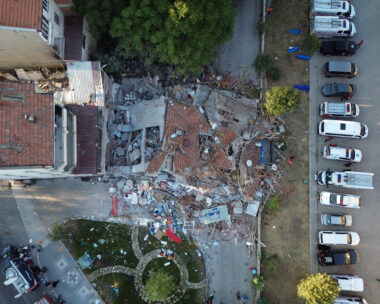 Ισοπεδωμένα κτίρια μετά τον σεισμό στην Τουρκία