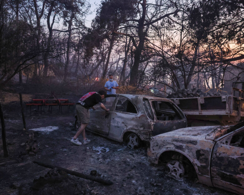Φωτιές στην Τουρκία: 2.000 κάτοικοι απομακρύνθηκαν από περιοχές του Τσανάκαλε – Τεράστιες φλόγες, καμένα σπίτια και αυτοκίνητα