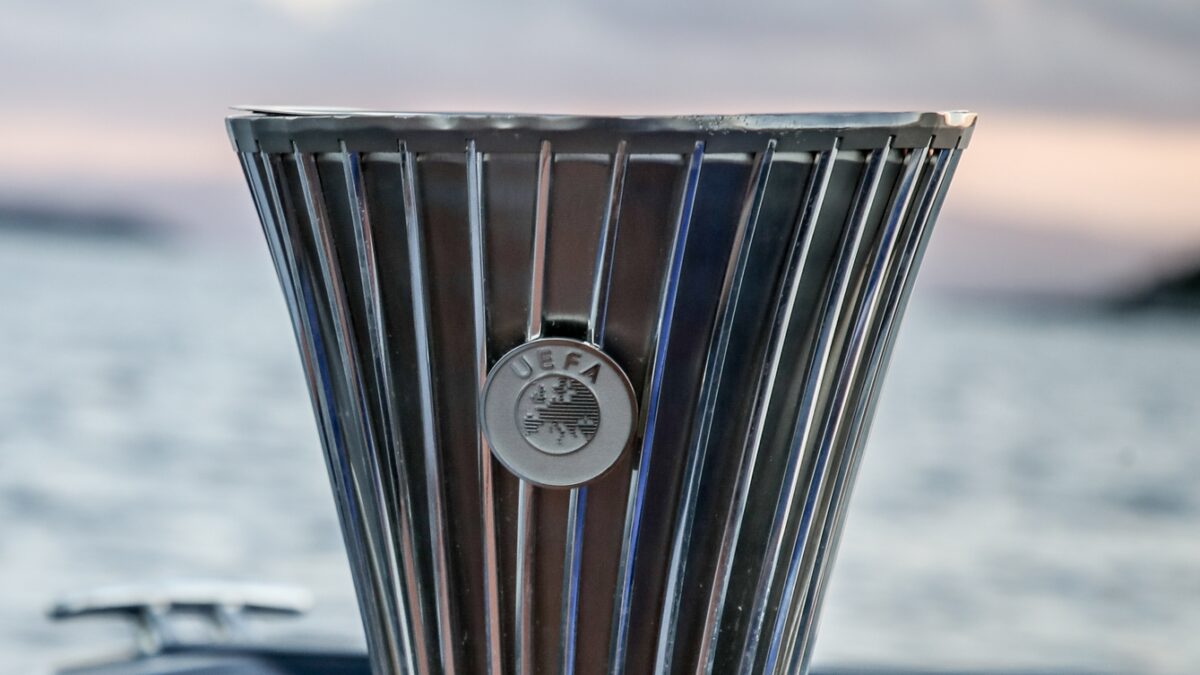 Το σύμβολο της UEFA  (ΙΩΑΝΝΑ ΓΙΑΝΝΑΚΟΥΛΗ