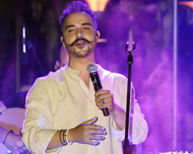 Στέλιος Βαμβακάς: Πατέρας για πρώτη φορά ο μουσικός – Οι πρώτες φωτογραφίες από το μαιευτήριο
