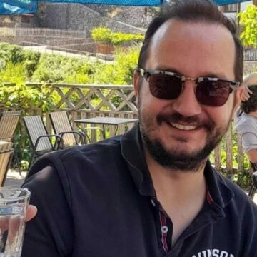 Ο Βασίλης Καλογήρου