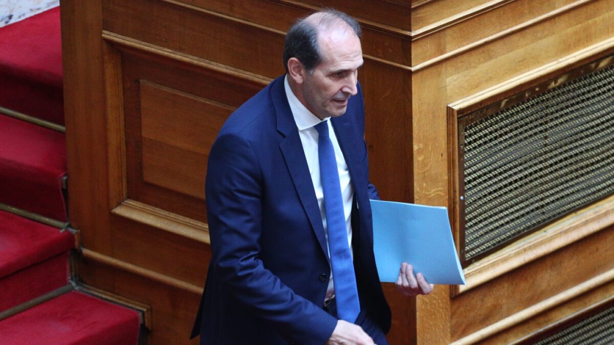 Ο Απόστολος Βεσυρόπουλος