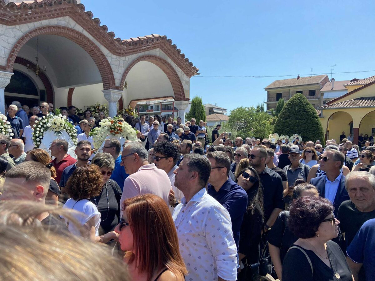 Κηδεία του Απόστολου Βεσυρόπουλου