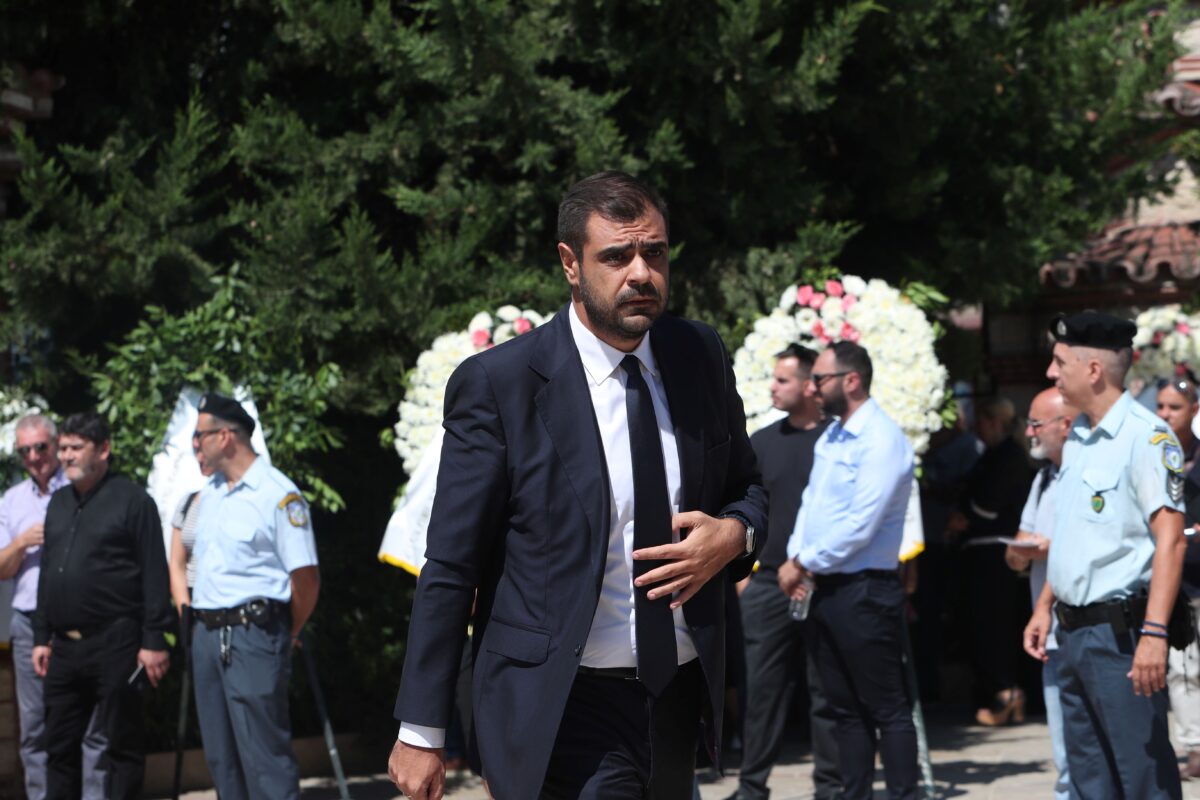 Κηδεία του Απόστολου Βεσυρόπουλου
