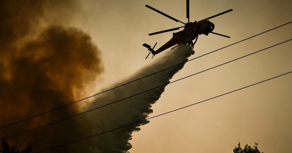 Fire in Tinos: 2 helicopters got up