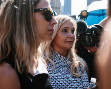 Μερικά από τα φερόμενα θύματα του Jeffrey Epstein, συμπεριλαμβανομένης της Virginia Roberts Giuffre