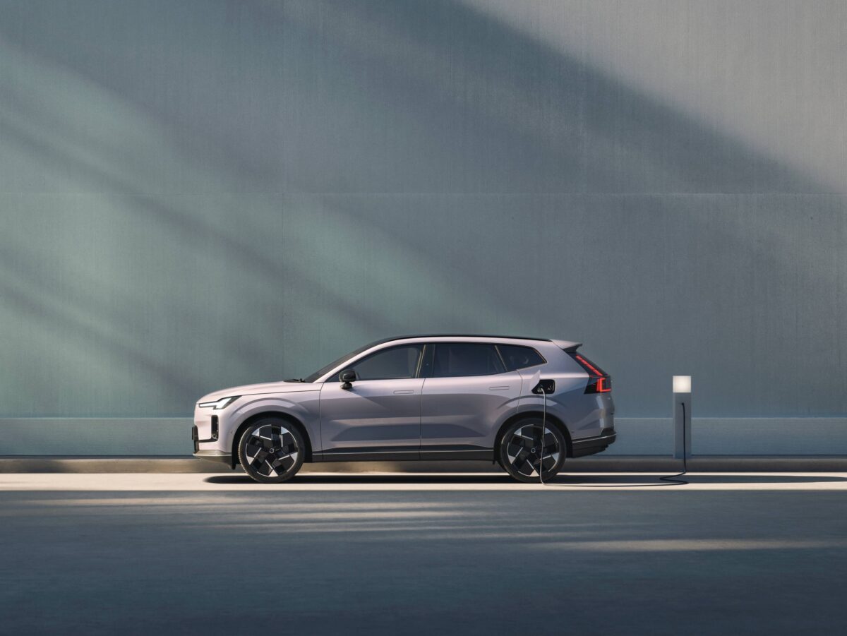 volvo-xc70-plug-in-hybrid