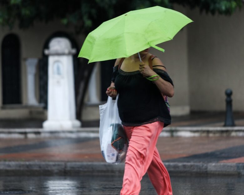 Καιρός σήμερα: Βροχές σε ηπειρωτικά, Ιόνιο και Κρήτη – Έως 6 μποφόρ στο Καστελλόριζο