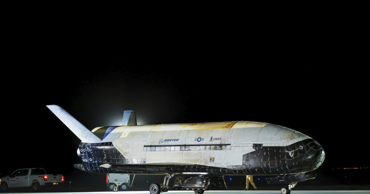 USA: The mysterious space aircraft X-37B starts new shipment